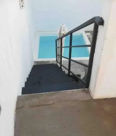 Traditional House: Private Pool And Sunny Terrace 포티마오