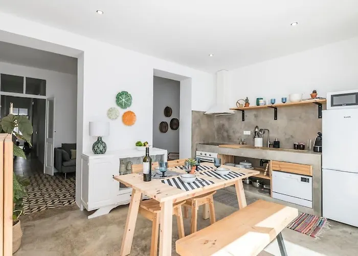 فيلة Traditional House: Private Pool And Sunny Terrace بورتيماو