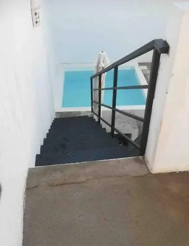 Traditional House: Private Pool And Sunny Terrace بورتيماو