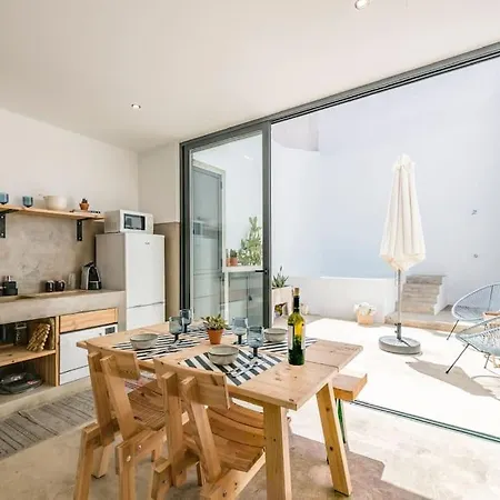 Traditional House: Private Pool And Sunny Terrace ヴィラ ポルティマン