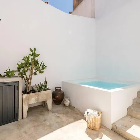 Traditional House: Private Pool And Sunny Terrace * ポルティマン