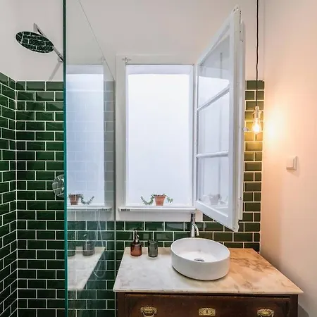 Traditional House: Private Pool And Sunny Terrace ヴィラ