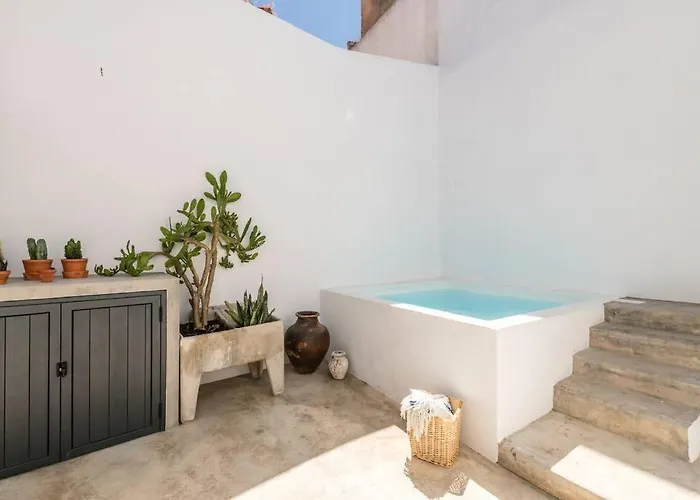 Traditional House: Private Pool And Sunny Terrace * Portimão
